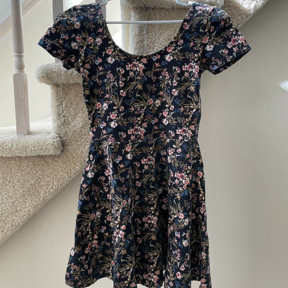Forever 21 Black Floral Skater Dress Small